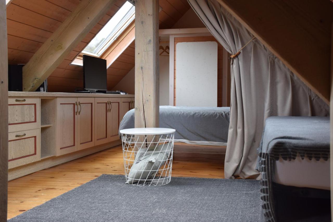 Petit Duplex De Charme Sous Les Toits Du Mont-Dore Exterior foto